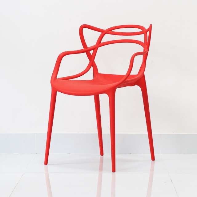 Ghe-nhua-cafe-ngoai-troi-Master-chair-mau-do